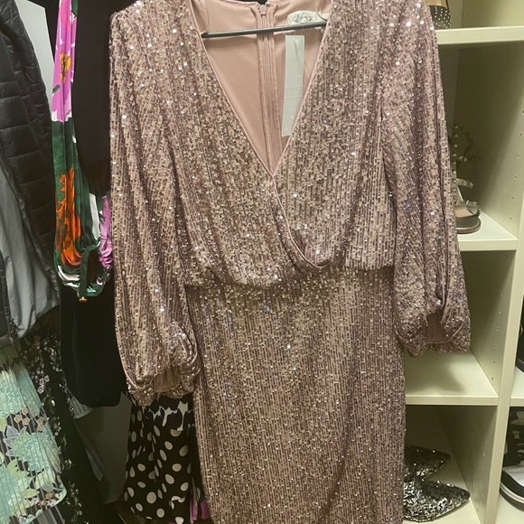 Eliza J Allover Sequin Surplice V-Neck 3/4 Sleeve Blouson Dress - Picture 2 of 6